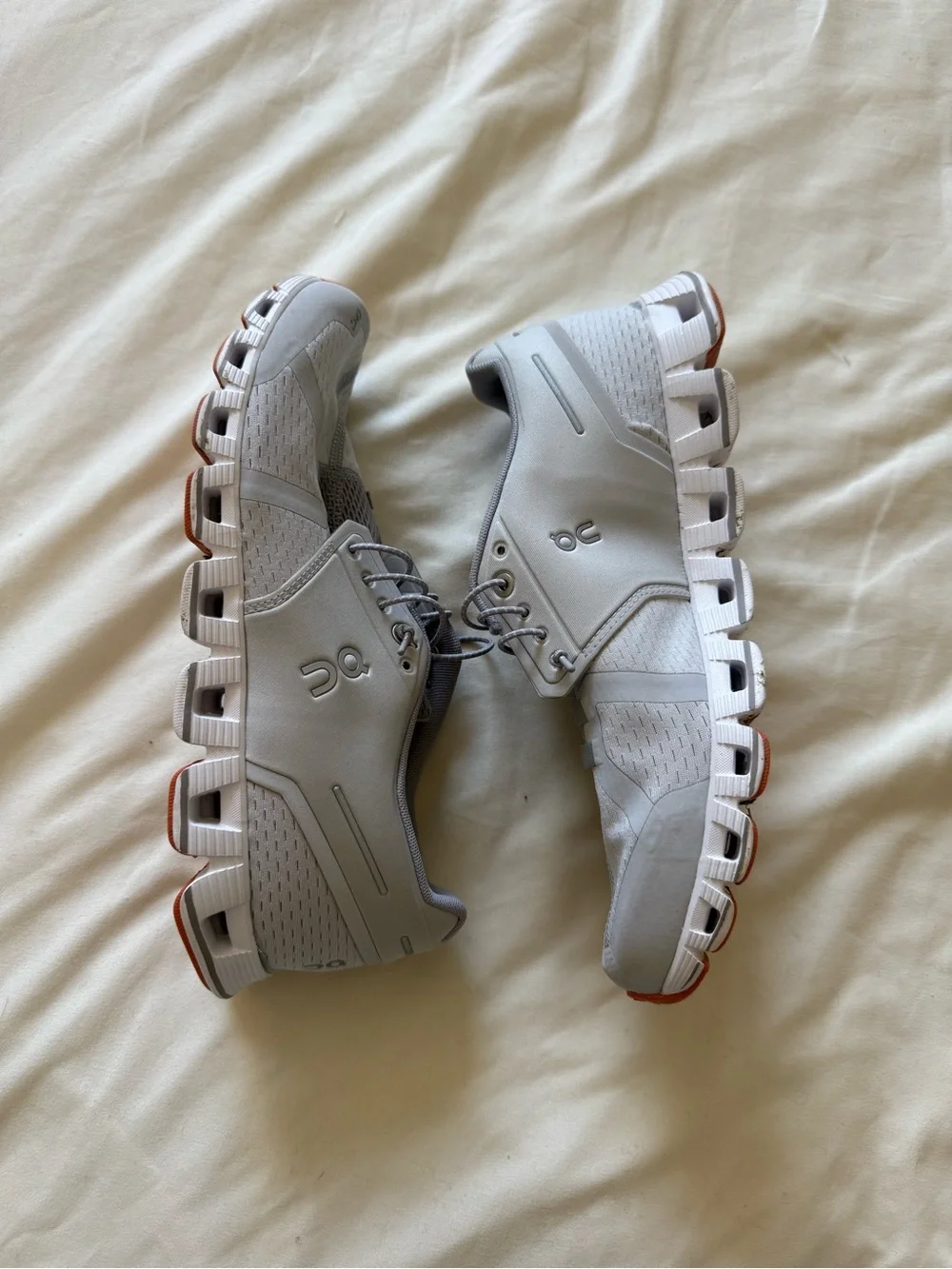 On Running | Cloud Glacier White Trainers | W10